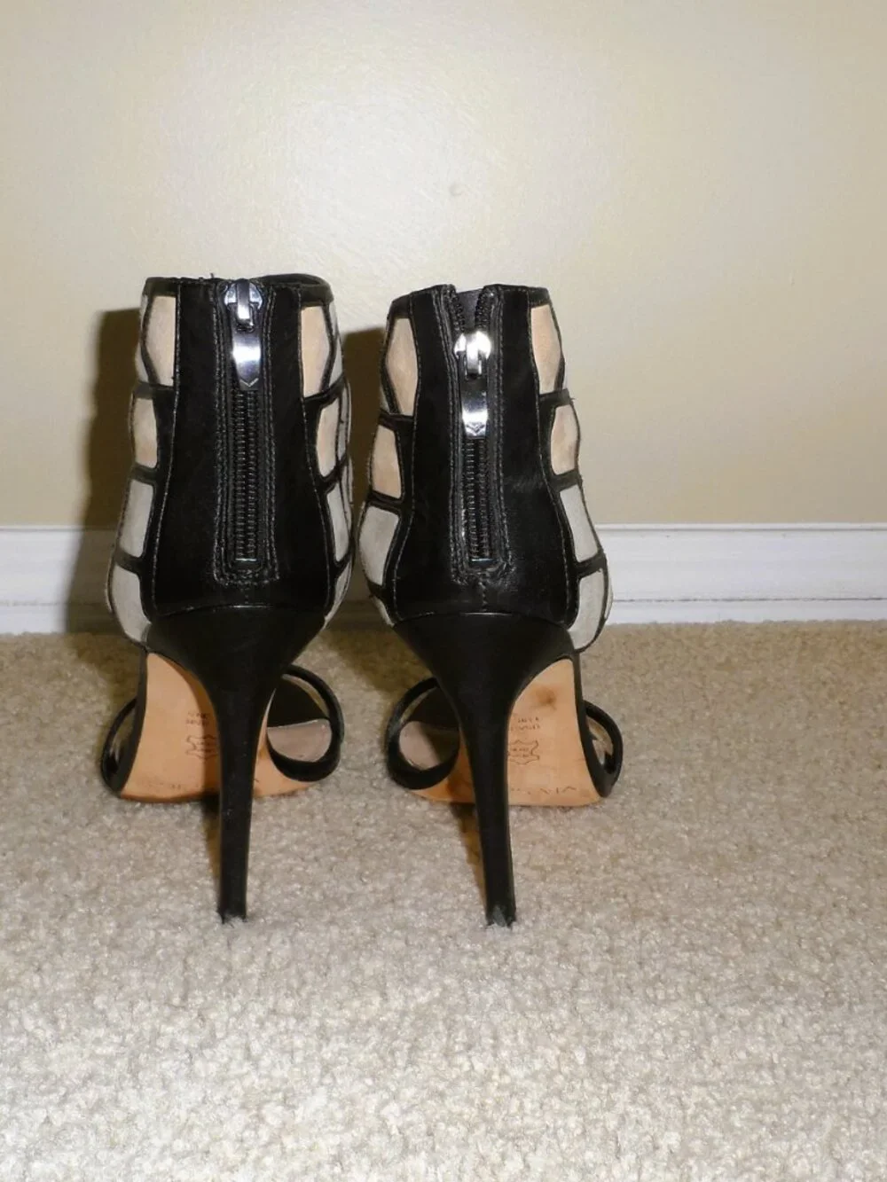 Via Spiga- Genuine Leather Black Strappy Heels - size 8.5 - Picture 2 of 13